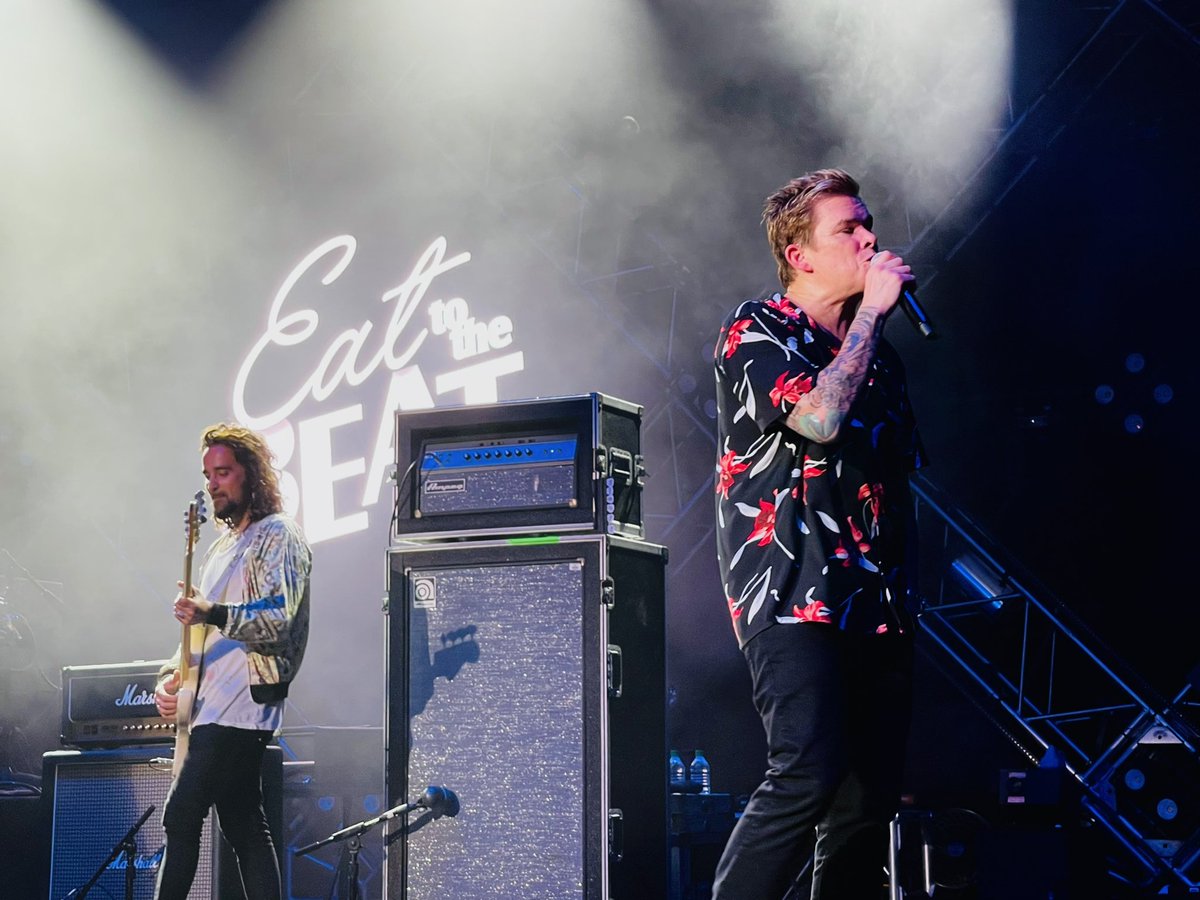 _Retro_Rebel_'s tweet photo. 1 of 3 photo sets for @SugarRayBand live @WaltDisneyWorld #Epcot !!
@Mark_McGrath #SugarRay #SugarRayBand #WaltDisneyWorld #EatToTheBeat https://t.co/IkZ2AijVz9