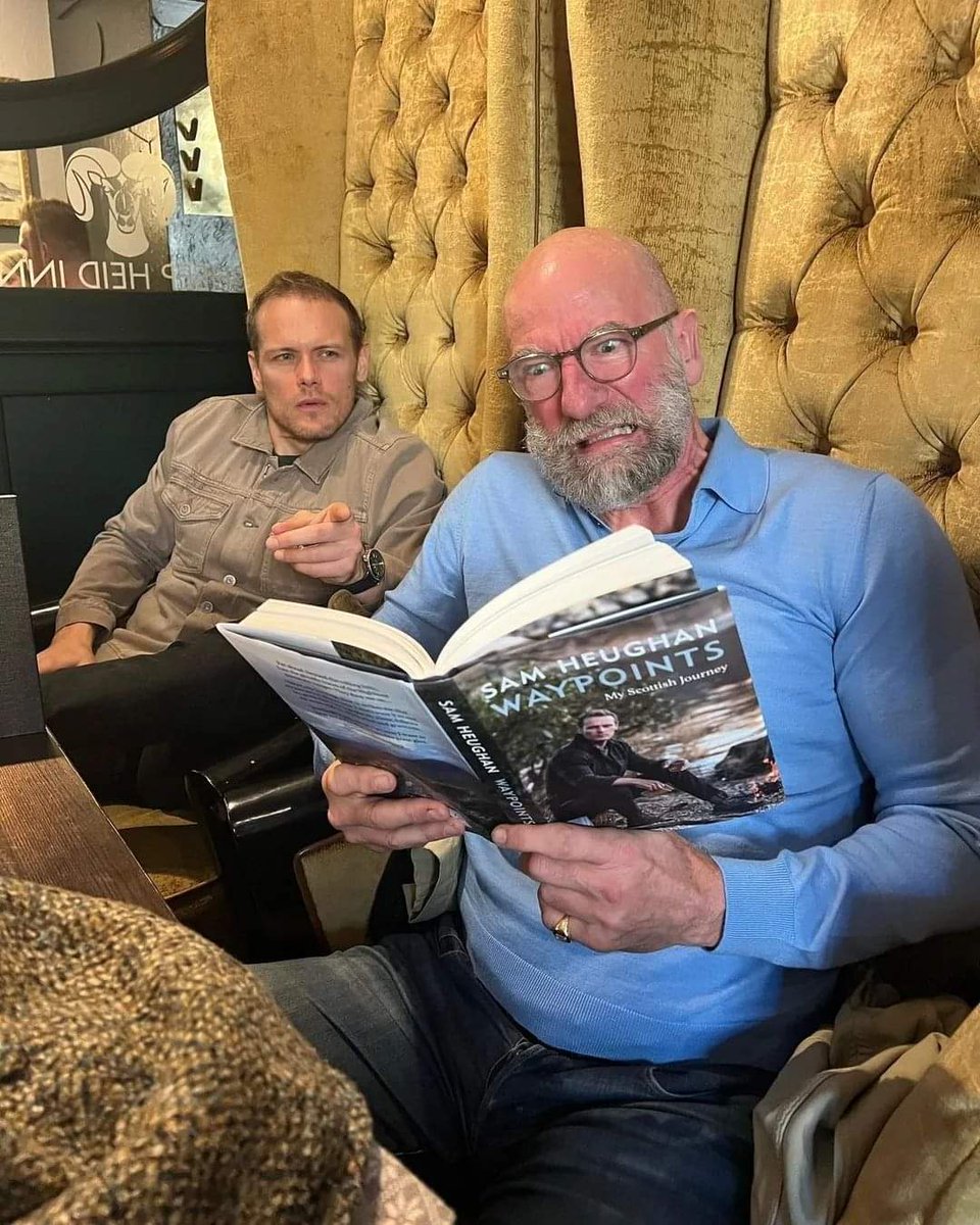 barbaramills1's tweet photo. Repost @grahammctavish IG
The slow dawning realisation of what is contained within the pages of Sam’s book #waypoints #hemademedoit #nevertobeunseen #aliteraryjourneythroughonemansfeveredodyssey @samheughan 
#SamHeughan #GrahamMcTavish https://t.co/BEkXdElVUu