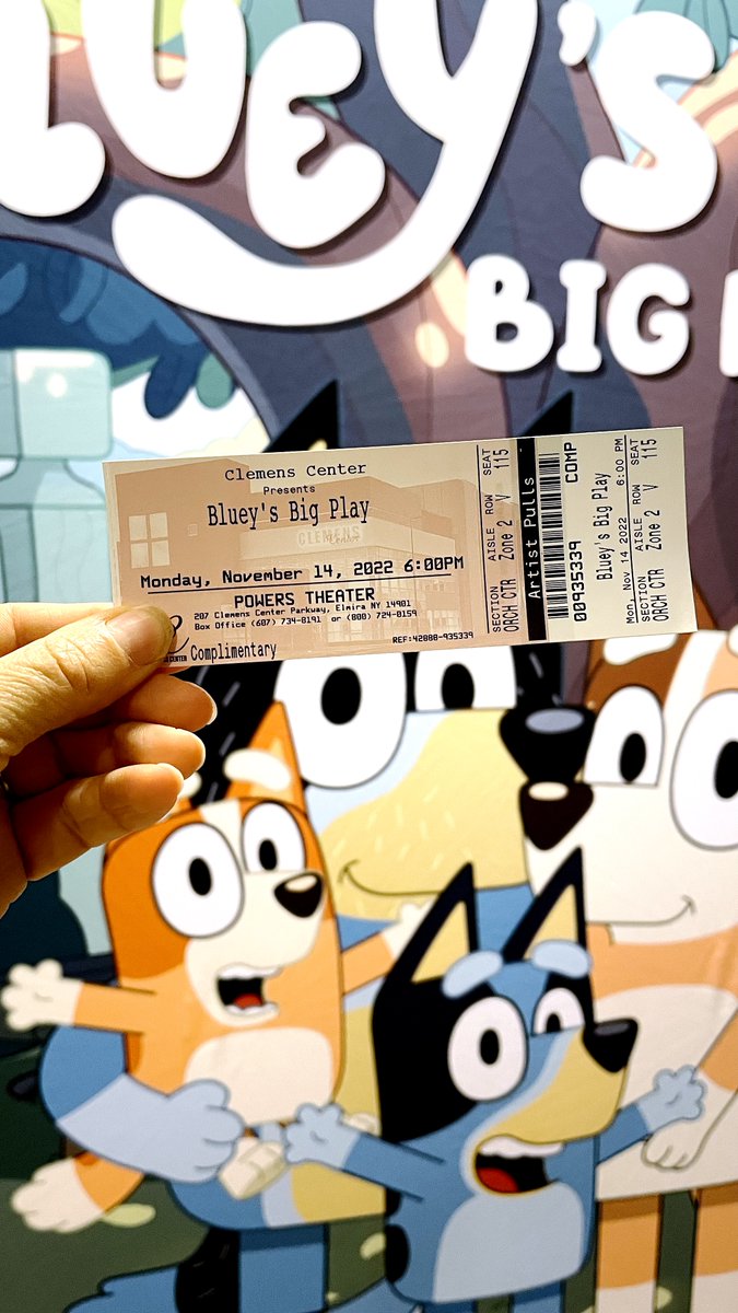 Bluey's Big Play had its 1st performance in America today ❤️🤍💙 <a href="/TheGarden/">MSG</a> is next in NY 🍎 Love you to RT with your Bluey friends and family in the US #bluey  It's a long way from Brisbane 🇦🇺