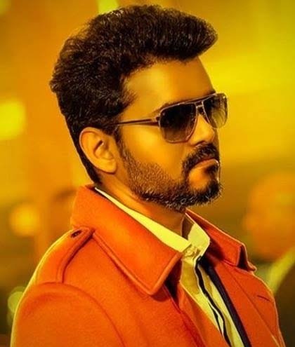 TOlMovies's tweet photo. Who's Looking Stylish In Cooler ?

         🔄#VIJAY               ❤️#Prabhas https://t.co/GlUm6LJWIB