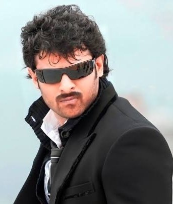 TOlMovies's tweet photo. Who's Looking Stylish In Cooler ?

         🔄#VIJAY               ❤️#Prabhas https://t.co/GlUm6LJWIB