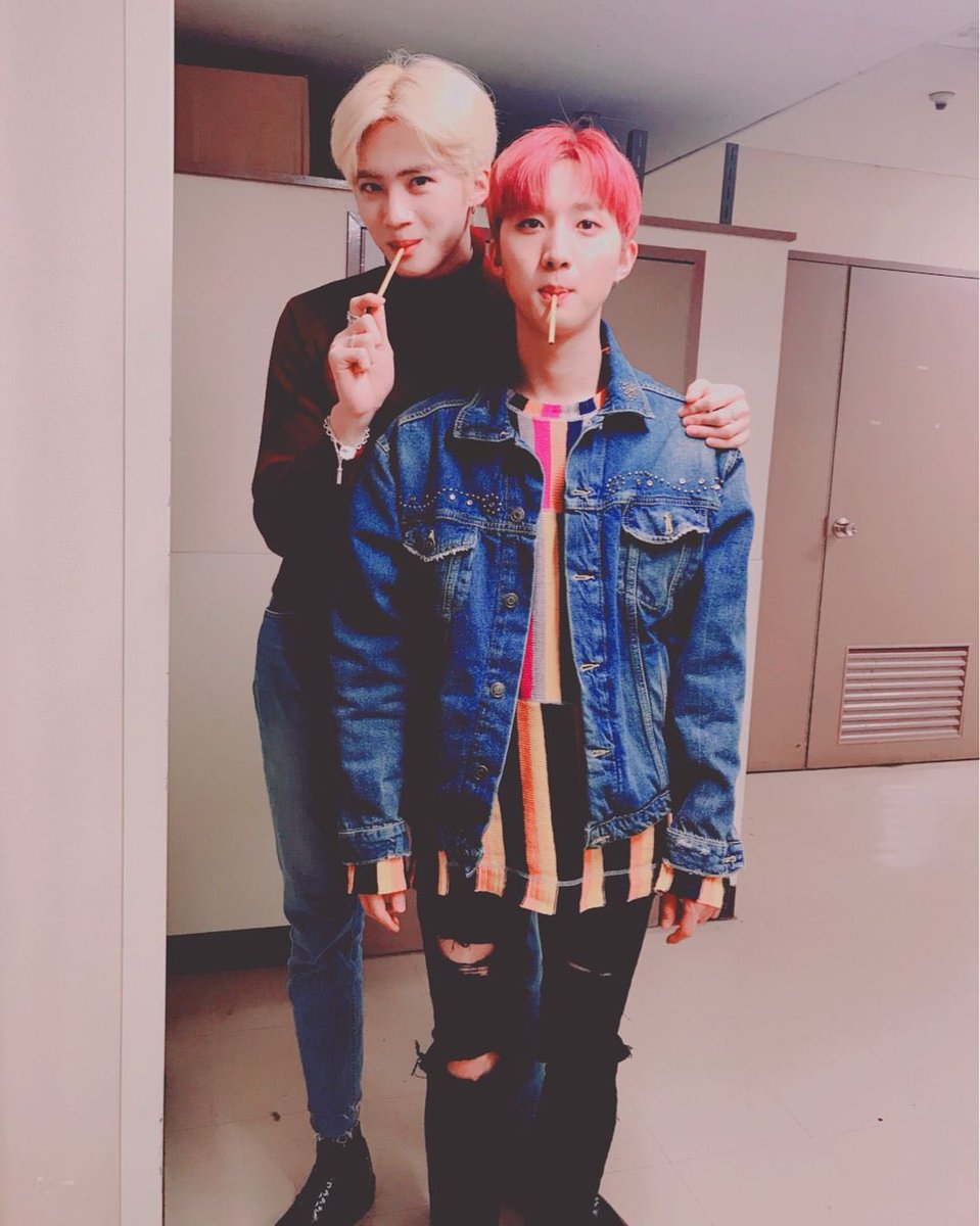 YANANZONES's tweet photo. hui countdown d-2 💙 https://t.co/k1bpmxoDsW