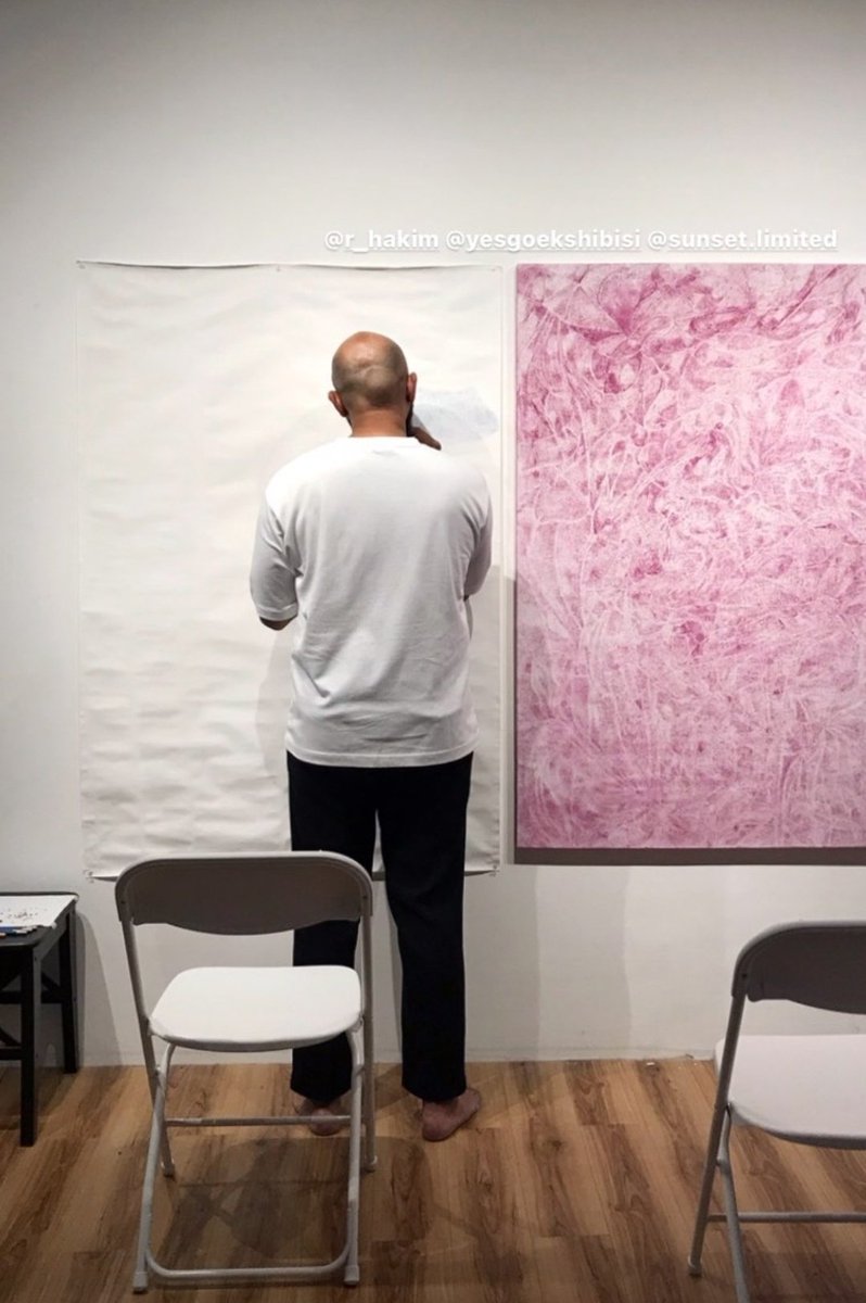 yesgostudio's tweet photo. From the 1st day of "(selalu) kembali ke awal" works from @RukmunalHakim. At SUNSET LIMITED, south Jakarta. 
This ongoing artwork started from 14th November and until 19th November 2022.

See you again today! https://t.co/egIAMaehwr