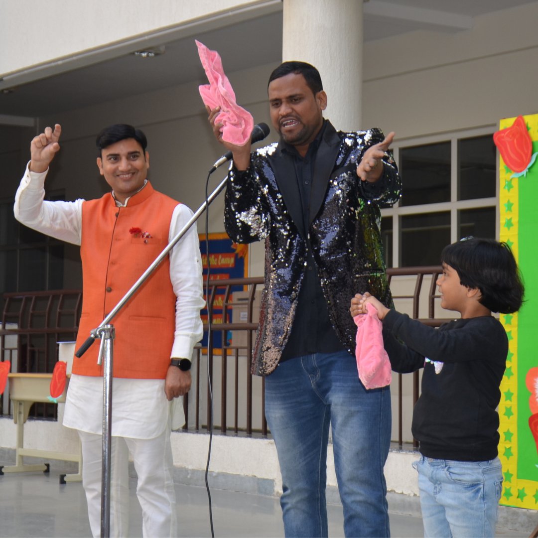 GyaanandaSchool's tweet photo. 'The earth reveals it's innocence through the smiles of the children'
Children are image of God, let's celebrate the spirit of childhood on this day, "Happy children's day"
#gyaanandaschool #joyfulllearning #childrensday #14thnovember https://t.co/xF056pVeVC