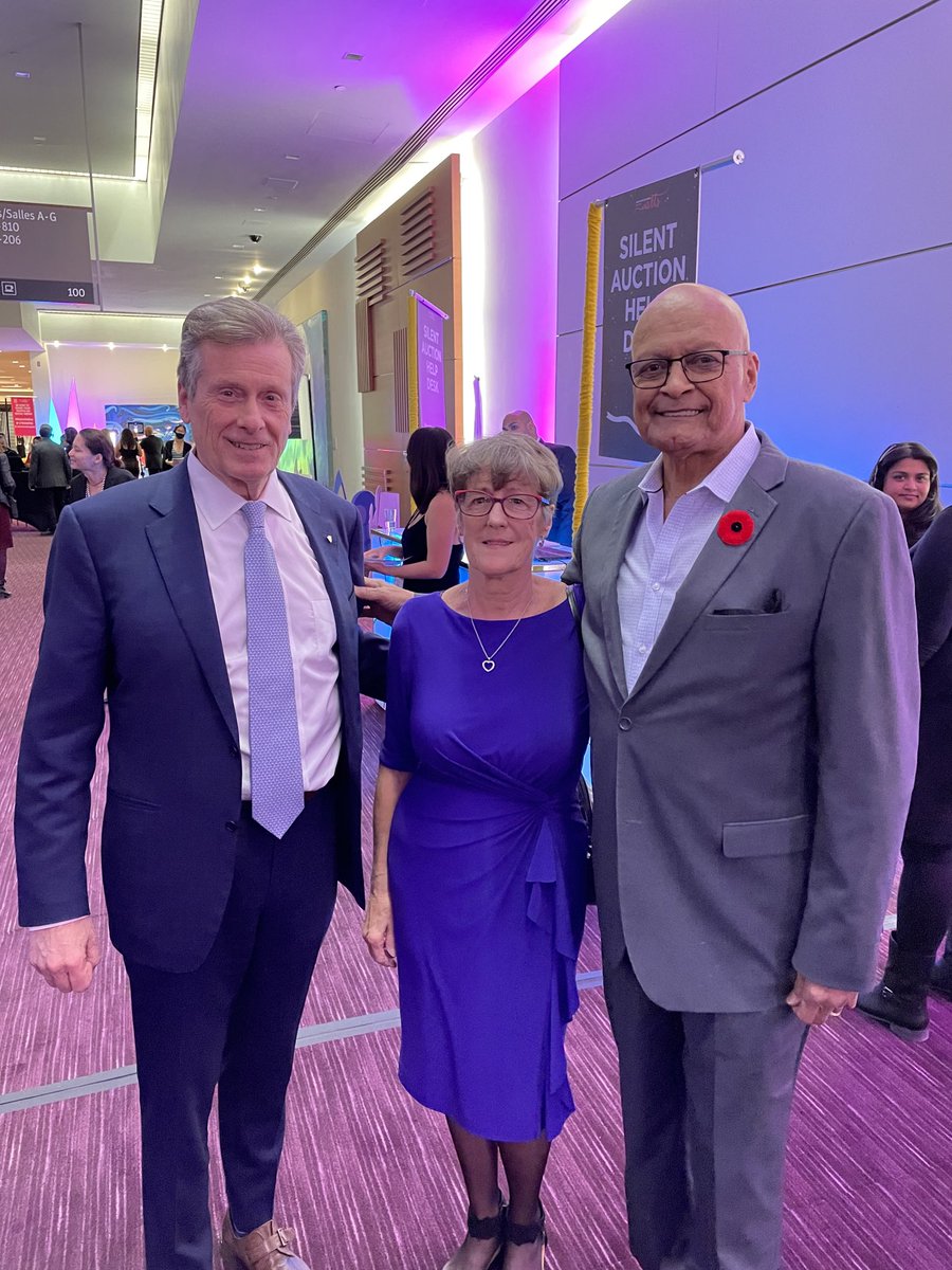 spider_jones's tweet photo. With my friend Mayor John Tory at the Mayors art fundraiser gala #spiderjones #paulastamp #johnlong #lilywong #donnachild #markgrimes brainchild #calwhite #realhollywoodjones #christucker https://t.co/YT6fQnGjqJ