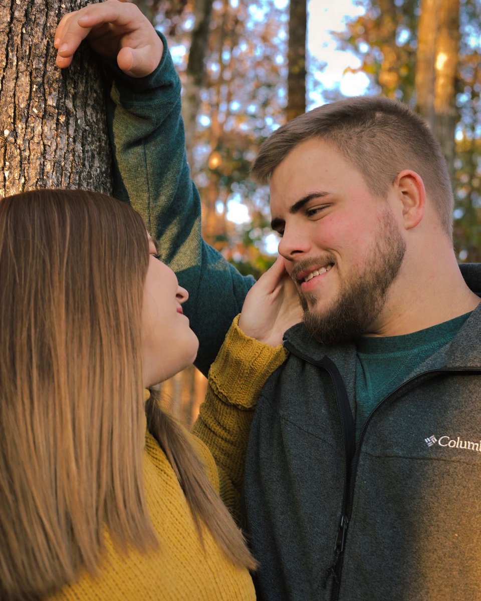 ashlyn_grace12's tweet photo. the luckiest girl in the world💛 https://t.co/8HDBpEyaci