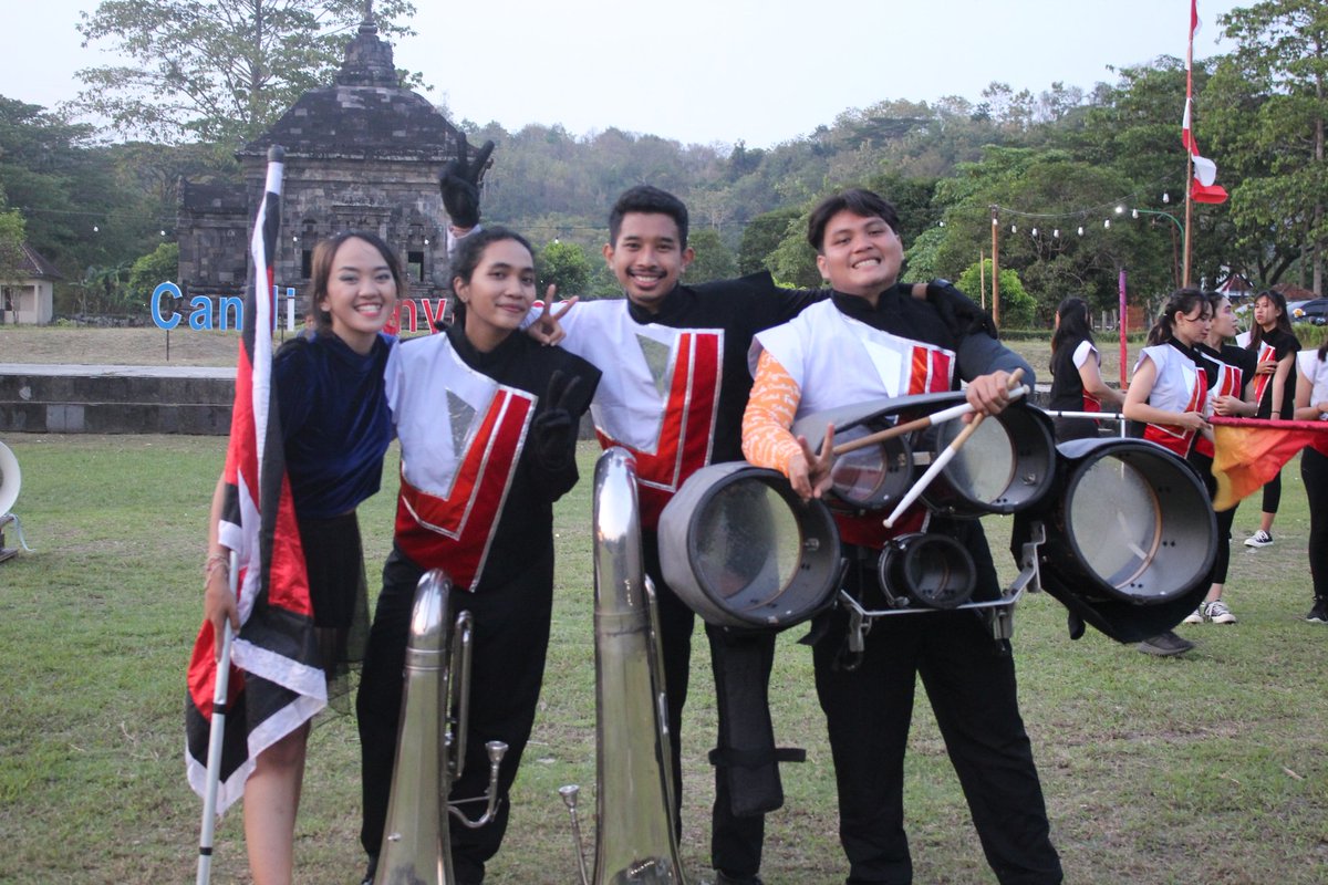 MBAtmajaya's tweet photo. Hai-hai semuaa! Bagaimana harinyaa? Lancar ya kann 🤗. Berikut merupakan foto-foto waktu pagelaran yang MBA lakukan pada bulan september 👀✨. Yang kangen bole banget nih kita sama-sama flashback 🥰. https://t.co/MAlbSBn1V7