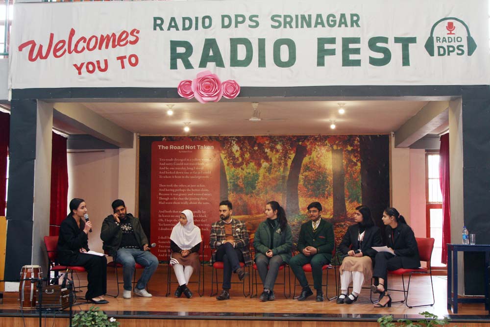dpssgr's tweet photo. #DPSSrinagar had the proud distinction of hosting the first-of-its-kind Student #Radio Fest. The fest titled ‘Kath Baath, where creativity comes together’ witnessed the participation of twenty students from eight schools across the valley

https://t.co/j4ShFvragi https://t.co/EHwx0lI06p