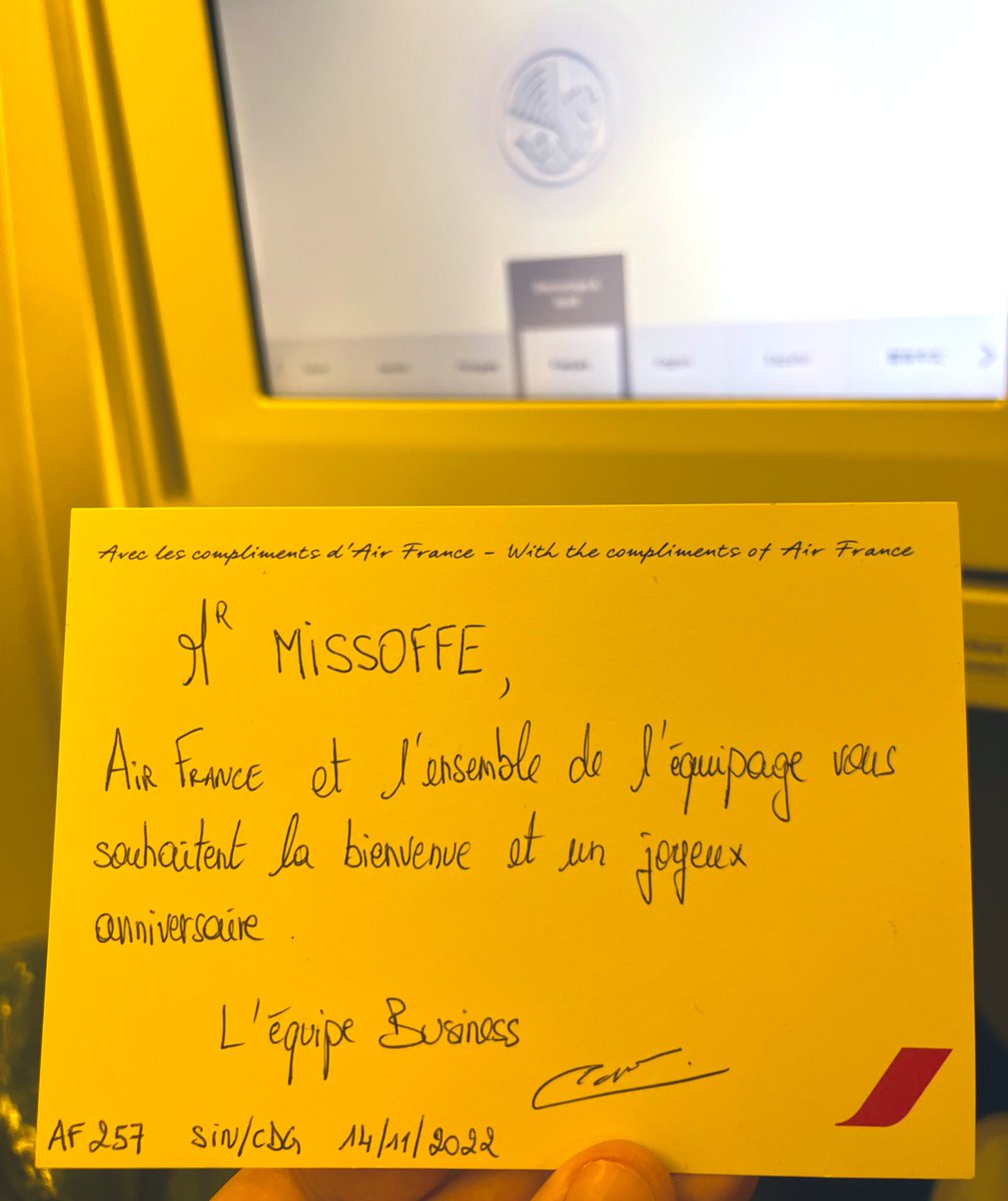 amissoffe's tweet photo. Merci @airfrance pour cette belle soirée d’anniversaire #upintheair !
#AirFrance la compagnie qui a définitivement le meilleur service off-board &amp; onboard ✈️🇫🇷 @AirFranceFR #AvGeek #AF257 @airfrance ! https://t.co/syN2Q5OuzS