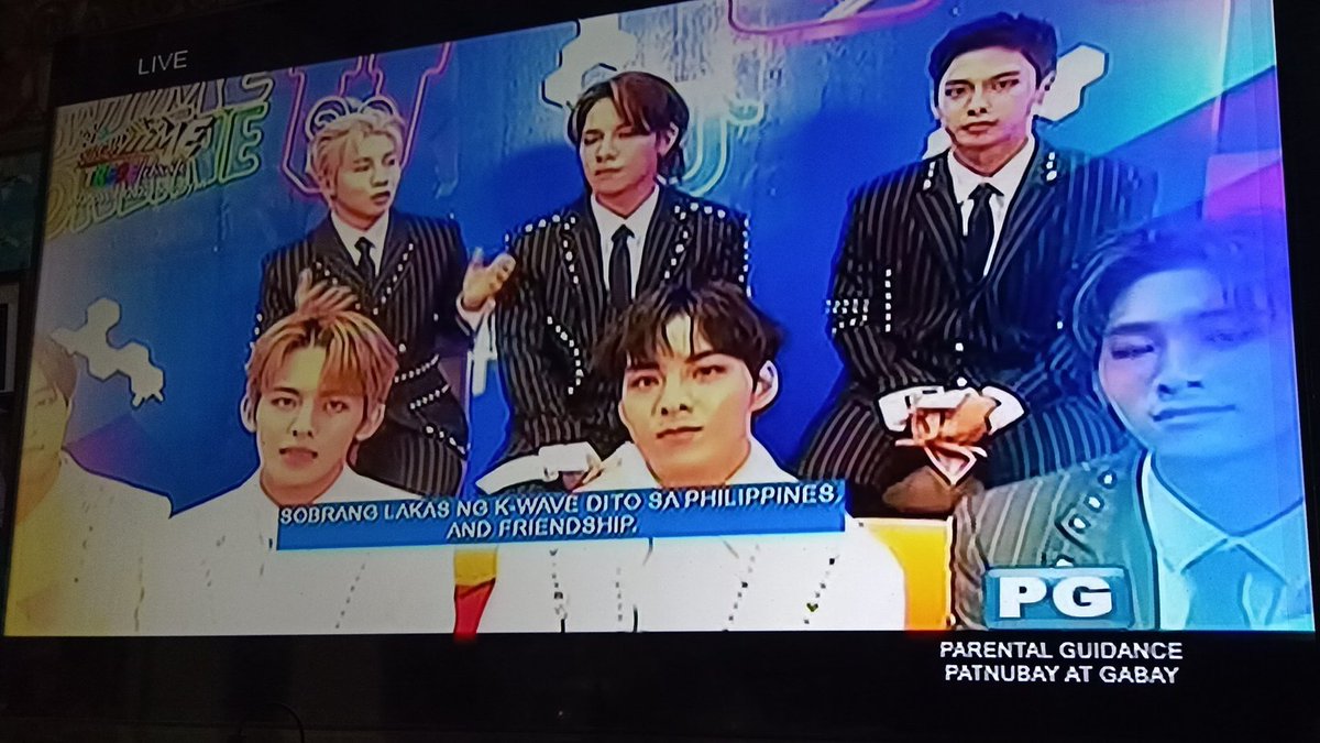 carebearhhhh's tweet photo. HOY TARAY NG GUESTING

@krungy21 and his brother
@MMLD_Official's nancy
@tan__official_
@TFN_official_
@offclLapillus
@.sandrajung07

#Magpasikat2022JhongRyan https://t.co/IVXn1FAras