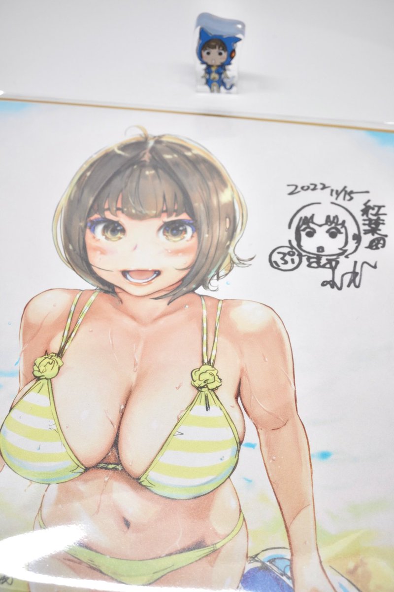 ぷりんビキニオリジンプリント色紙も出動&完売です。ありがとうございます❤️ また再入荷予定しておりますのでしばしお待ちを。 