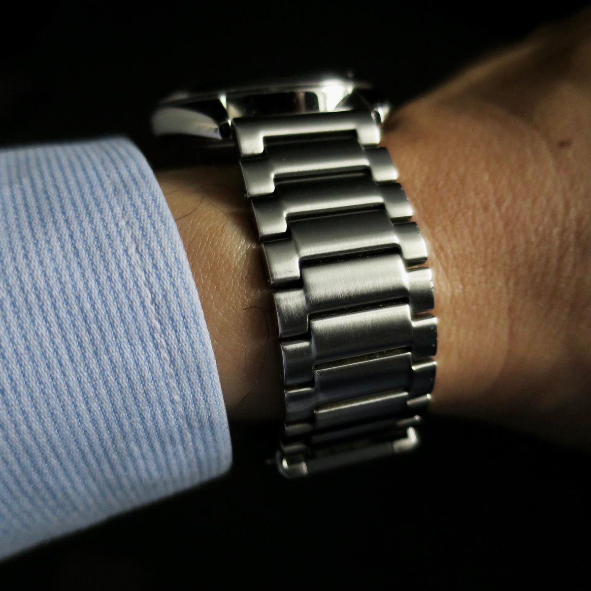 vintagebutsmart's tweet photo. Seiko 5 SNXS77 paired with Sony wena 3.
#snxs77 #seiko5 #seikoholic #wena3 #canons120 https://t.co/ZQNf2gkyBM