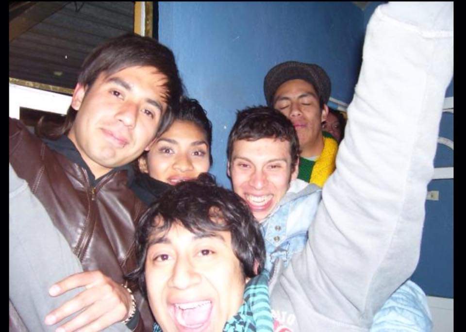 CesserVazquez's tweet photo. Hace 6 años uno de mis mejores amigos de la infancia Sergio perdió la vida, con él, mis mejores recuerdos son escuchar a Oasis en compañía de mis amigos. Cuando escuche Wonderwall estoy seguro que Sergio estará cantando con nosotros LiveForever "Güero"😢 #CC2022XSopitas https://t.co/yYF7XKScAY