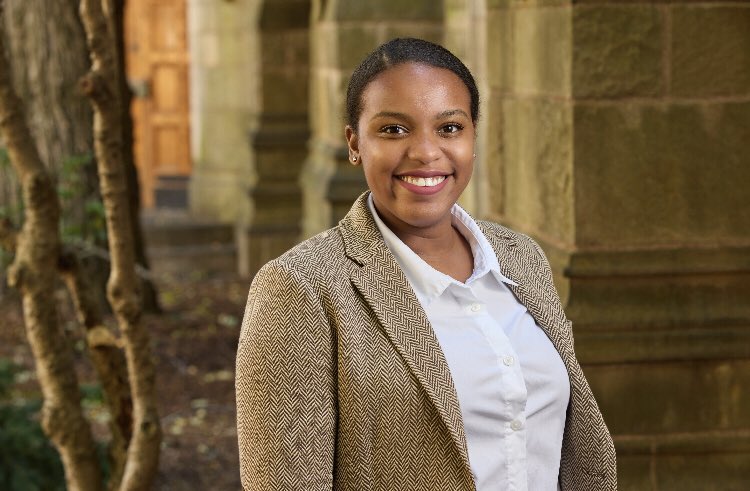 #BlackInImmunoRollCall Hi everyone, I’m Kristyn and postdoc at @Yale studying the immune response of injected biomaterials into diabetic skin wounds in the @ValerieJHorsley lab and currently serving as Chair of @YaleBPA 
#BIIW22