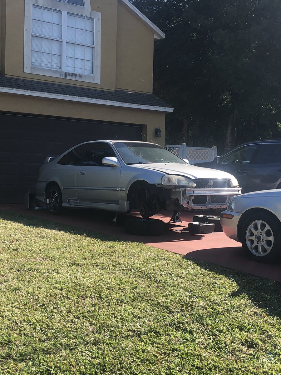 Sonder__son's tweet photo. @OfficialFBMA Finally fixing my 00 Honda Civic. She’s been sitting a lot for the past 2 years, so me and my homeboys finna get that done hopefully By this weekend🥹 https://t.co/dAgOoqvah2