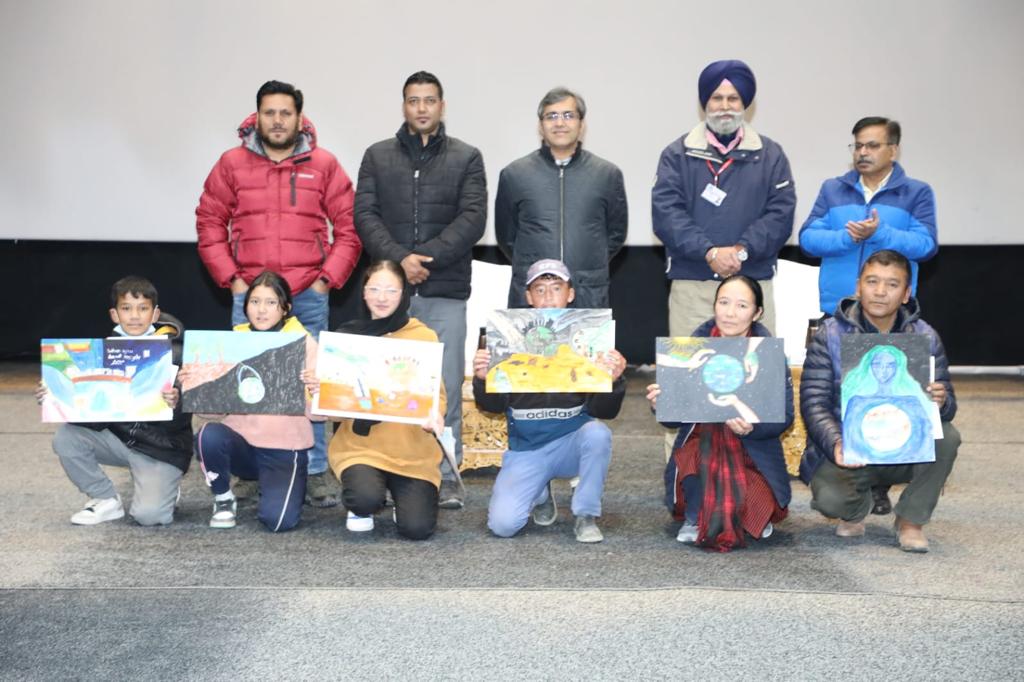 nhpcltd's tweet image. #NHPC Nimmo Bazgo Power Station (UT of Ladakh) organized State/UT level painting competition at Leh on 14.11.2022 for Ladakh. HoP, Nimmo Bazgo PS &amp;amp; Chutak PS &amp;amp; Principal Secretary (Education), Ladakh felicitated students during the occasion. ##Hydropower @raghurajmr @MinOfPower