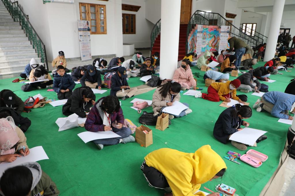 nhpcltd's tweet image. #NHPC Nimmo Bazgo Power Station (UT of Ladakh) organized State/UT level painting competition at Leh on 14.11.2022 for Ladakh. HoP, Nimmo Bazgo PS &amp;amp; Chutak PS &amp;amp; Principal Secretary (Education), Ladakh felicitated students during the occasion. ##Hydropower @raghurajmr @MinOfPower
