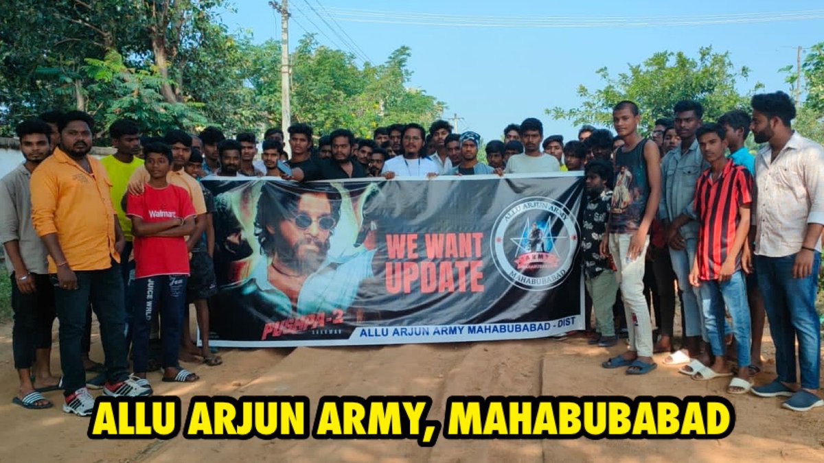 dt_next's tweet photo. Icon star @alluarjun's fans all over India hold up a banner regarding Pushpa 2 Update.
NOTE: This is a thread (1/2)
#Pushpa2 #Pushpa2TheRule #Pushpa2Update #AlluArjun𓃵 #WeWantPushpaUpdate #AlluArjunArmy https://t.co/LQWqnJWHKh