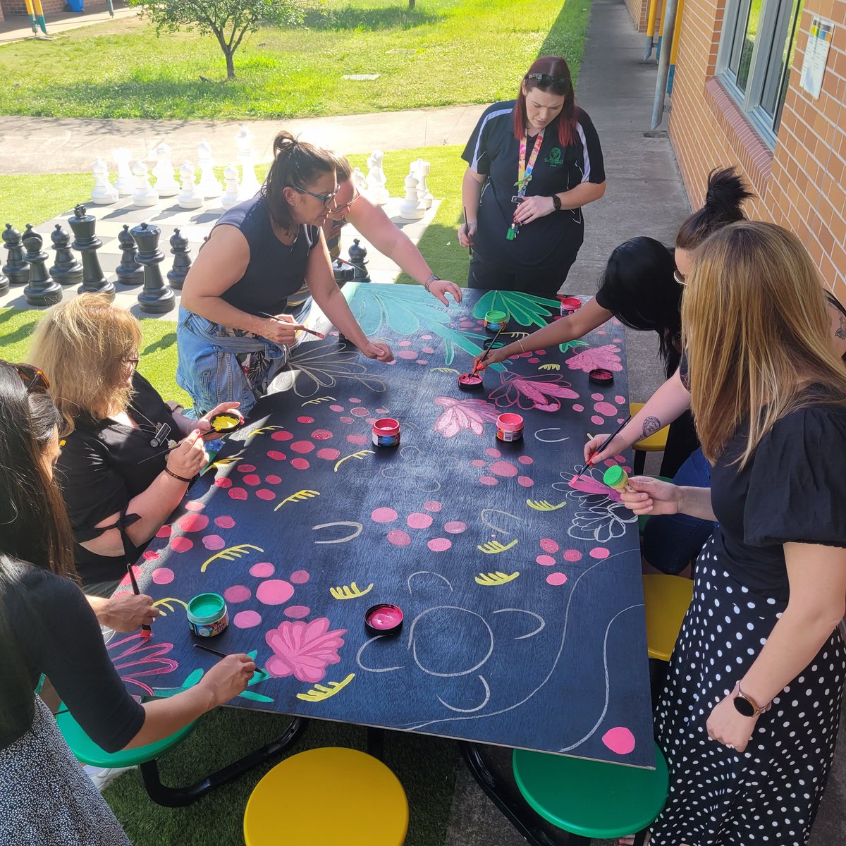 d_shearer's tweet photo. Things are coming together with our @deadlyed_ mural. @GreenwayParkPS @cherie_bradwell @dace_elletson https://t.co/rjop2YdMpj