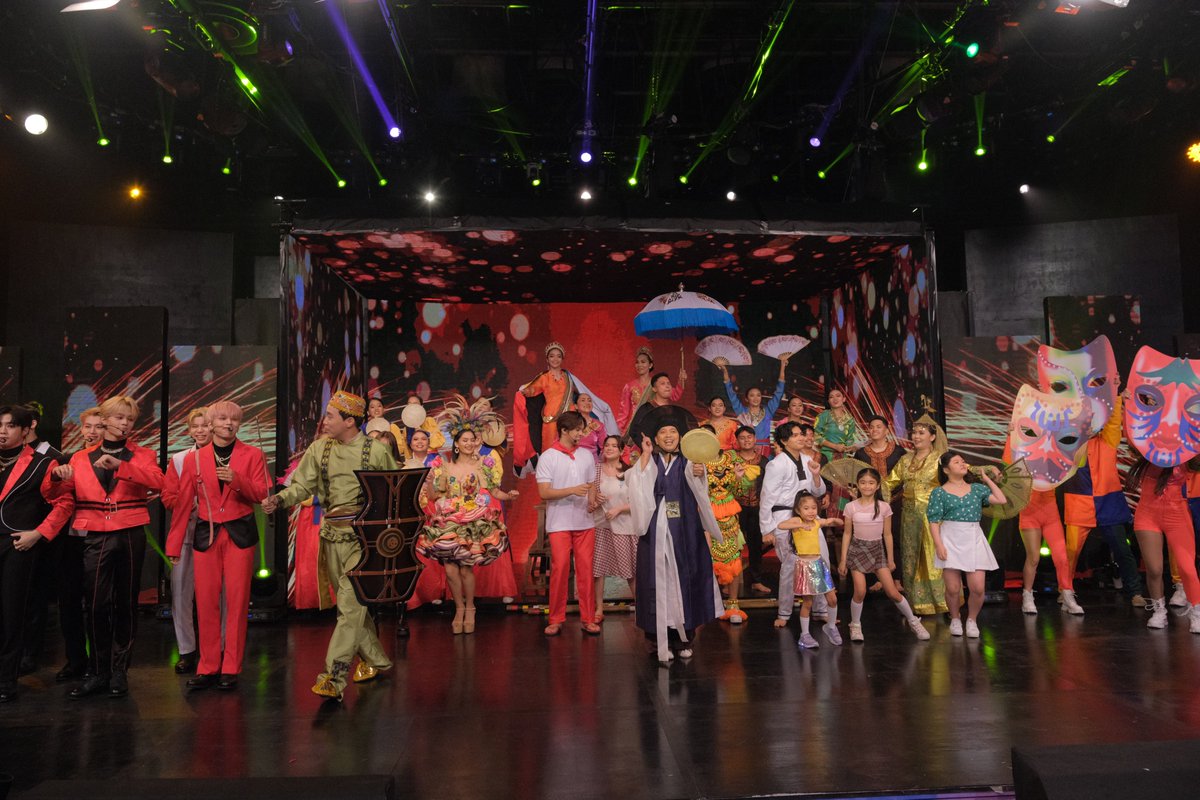 itsShowtimeNa's tweet photo. ⭐️ Annyeong, Madlang People! Let's TRESElebrate history and culture kasama ang Team #Magpasikat2022JhongRyan sa It's Showtime!🧡

WATCH &amp; SUBSCRIBE NA!
https://t.co/uotRBFj0PG https://t.co/Z1HPml9Nfa