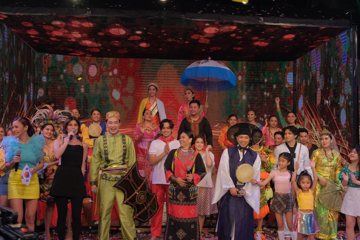 itsShowtimeNa's tweet photo. ⭐️ Congratulations, Team #Magpasikat2022JhongRyan! Done naaaa!!!🧡

WATCH &amp; SUBSCRIBE NA!
https://t.co/uotRBFj0PG https://t.co/4X5t6sHLYi