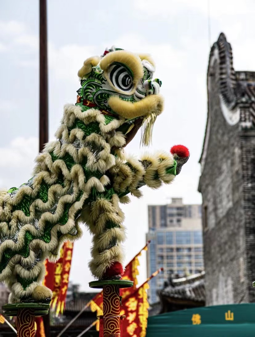 FunShareFS's tweet photo. 佛山祖廟醒獅表演。#醒獅 #紛享佛山 Foshan Ancestral Temple Lion Dance Performance #Liondance #FunshareFoshan https://t.co/uaVOfSunov
