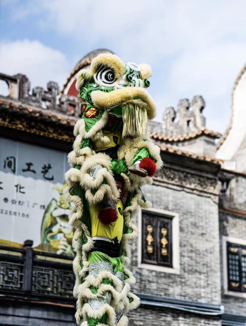 FunShareFS's tweet photo. 佛山祖廟醒獅表演。#醒獅 #紛享佛山 Foshan Ancestral Temple Lion Dance Performance #Liondance #FunshareFoshan https://t.co/uaVOfSunov