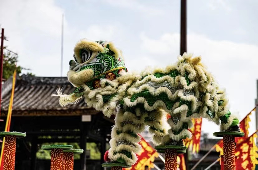 FunShareFS's tweet photo. 佛山祖廟醒獅表演。#醒獅 #紛享佛山 Foshan Ancestral Temple Lion Dance Performance #Liondance #FunshareFoshan https://t.co/uaVOfSunov