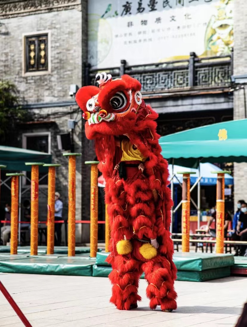 FunShareFS's tweet photo. 佛山祖廟醒獅表演。#醒獅 #紛享佛山 Foshan Ancestral Temple Lion Dance Performance #Liondance #FunshareFoshan https://t.co/RkZKkg2tPL