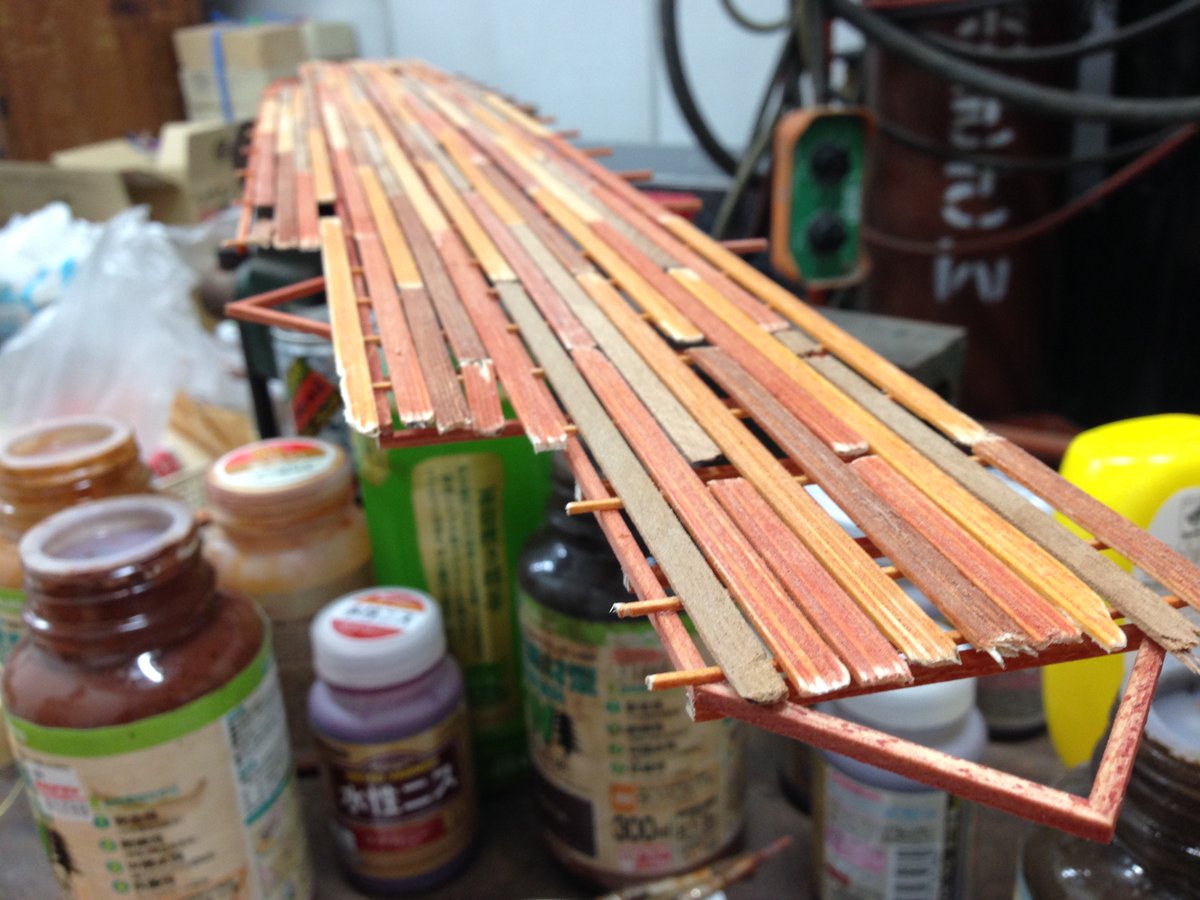 kbmanimation's tweet photo. 制作風景ちょっとだけ。作るのには手間がかかり大変です。(何人かに手伝ってもらってます)
設計図も大きく、数も膨大。が、謙本人は楽しそうです
#kapokia #カポキアの島 #MEGA_FLOAT #メガフロート https://t.co/j59yrI49ZZ