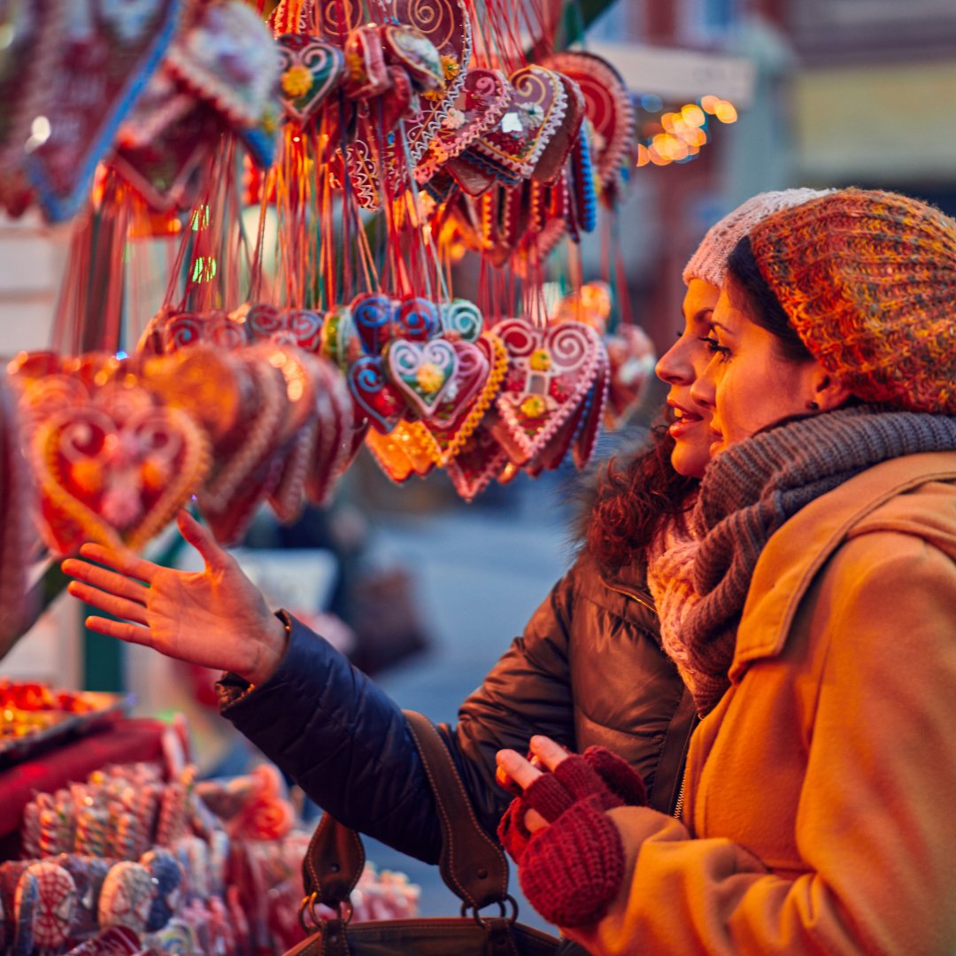 MeetingFr's tweet photo. It’s almost Christmas time !🎄
🎁 With Meeting the French,discover a Christmas themed gastronomical tour in Saint Germain des Prés.Enjoy French specialties only available this time of the year!Discover the Christmas market and wrap your tour by enjoying a cup of coffee or wine... https://t.co/2G12ynXeql