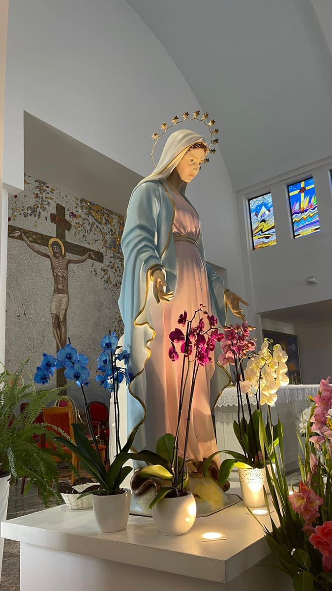 Gracias María por tu amor! Nos ponemos en tus manos y te pedimos que nos protejas de todo mal! ❤️🙏🏻