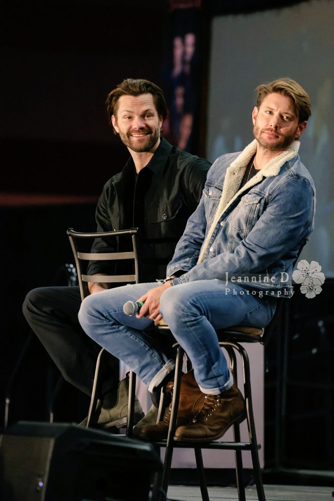 GranuailleLing's tweet photo. Jared & Jensen
Phoenix
@jarpad @JensenAckles @nerdsandbeyond @CreationEnt #JaredPadalecki #JensenAckles #SPNPHX #phxcon #SPNFamily https://t.co/Z49Jhi9twU