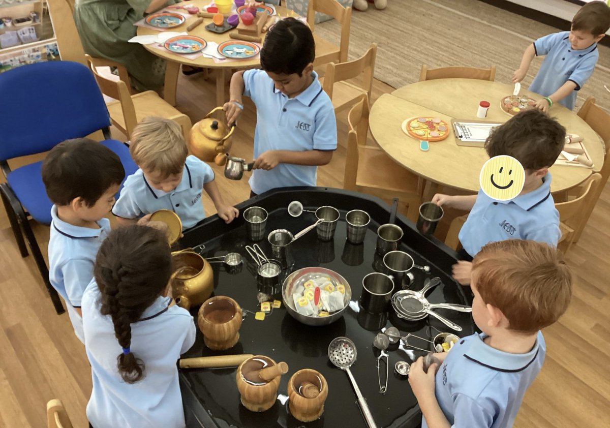 JESSjumeirahFS1's tweet photo. Anyone for a cup of tea? Learning capacity through play #EYFS #JESSJumMathematics #JESSJumLearning https://t.co/ernG73lkhB