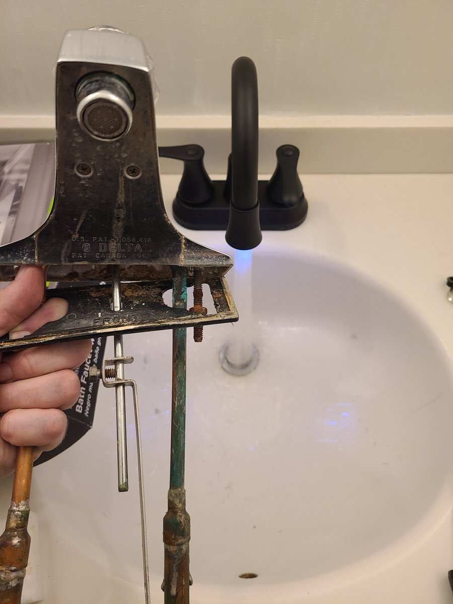 I just replaced a 40 year old bathroom faucet soldered directly to the pipes. Installed 2 shutoff valves &amp; hooked up the new faucet. It's 12:35 am, everyone's asleep, I'm drinking a beer and staring at it now. Yup. This is what Twitter is for. #Rockstar