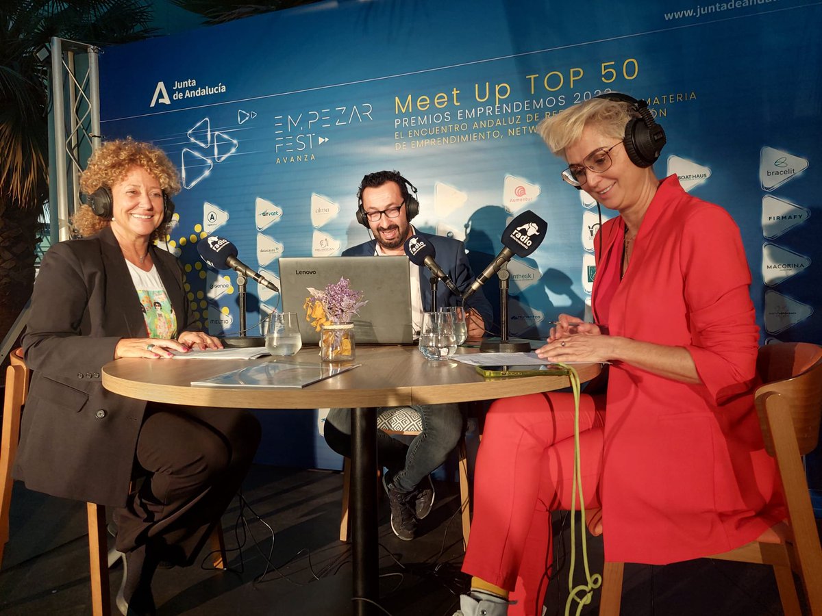 aemprende's tweet photo. ⚡️Jornada 💯 ayer en el Meet Up #EmpezarFest, con @Susana_Roza junto a empresas #TOP50; @PilarMarinMateo, directora general #Emprendimiento @UniversidadAnd y @rosasiles, nuestra directora.

🙌 Conexión, networking y mucho aprendizaje desde 📍 @KaleidoMalaga

#EmprendeAND #GEW2022 https://t.co/0UESE3xlsE