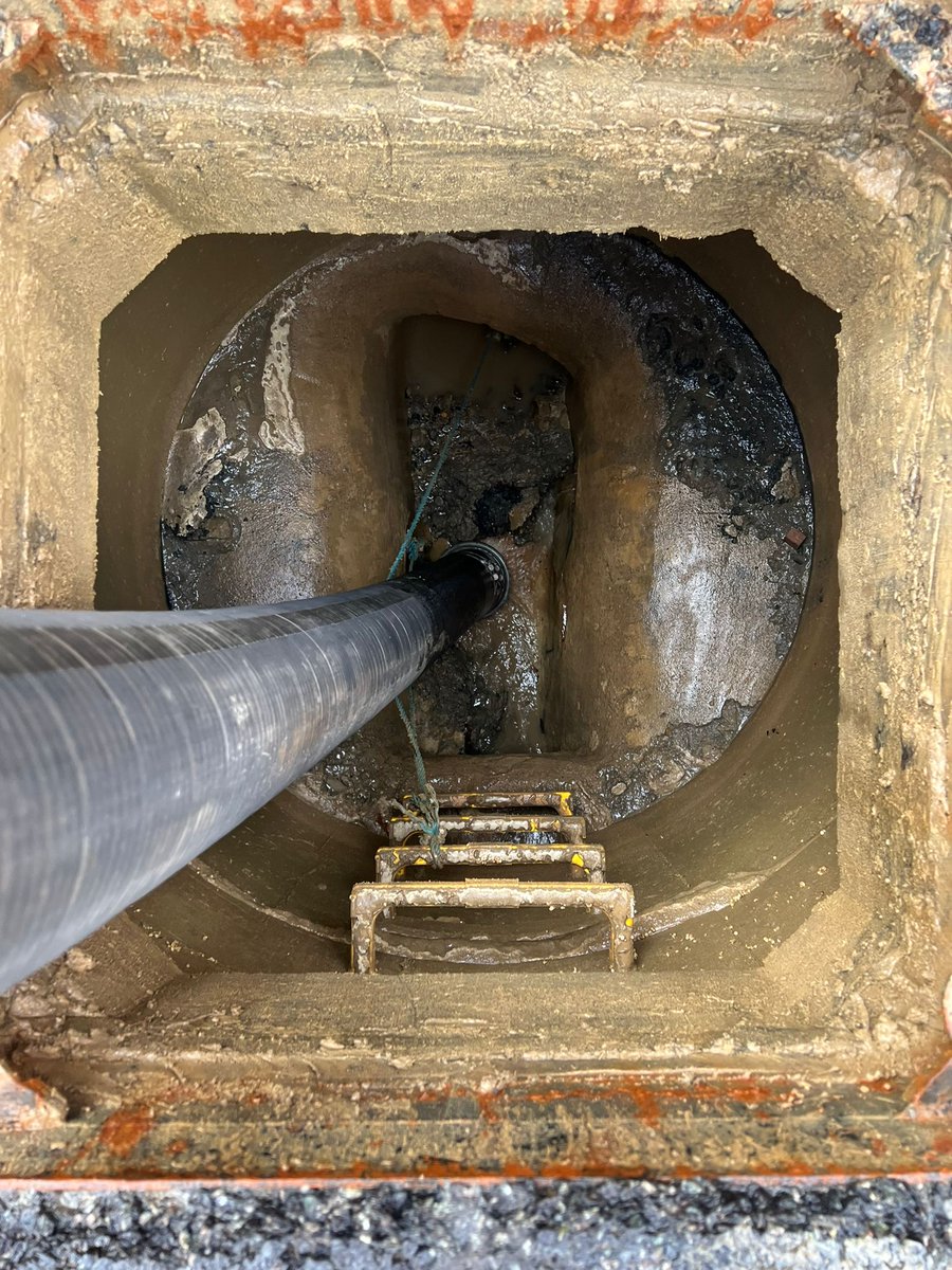 hydrocleansing's tweet photo. Our Super Combination Unit Wrath of Poseidon was required to remove multiple loads from the storm runs located on site. #JobDone

☎️ 0800 740 8888
📧 enquiries@hydro-cleansing.com

#CombinationUnit #WrathOfPoseidon #StormDrains #Flood #BlockDrains #Emergency #Flooding #Storm https://t.co/OZWUwk7jgd