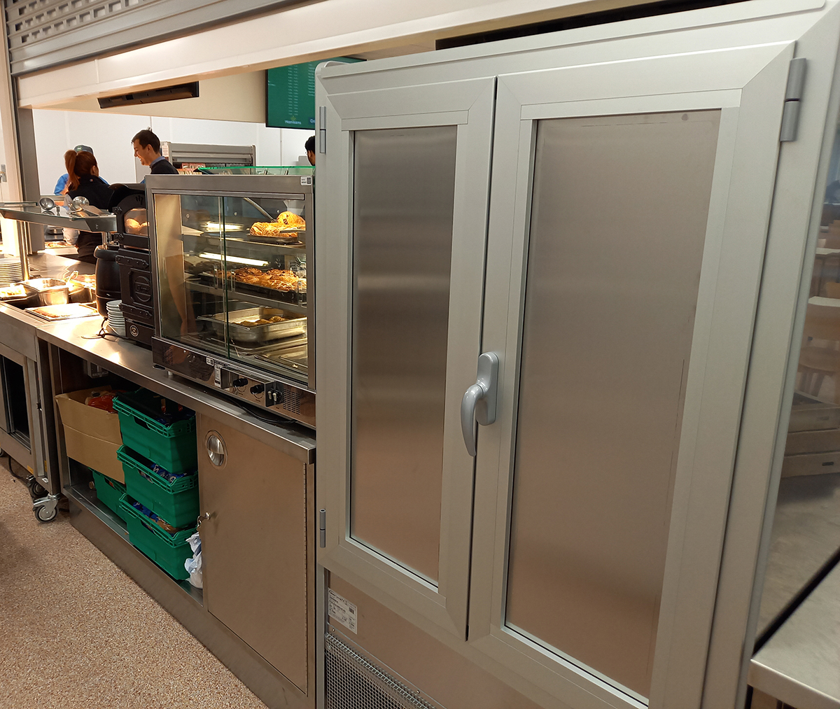 WilliamsRef's tweet photo. A great example of how choosing rear-loading doors on a Williams Gem Multideck can help streamline a busy food service operation.
More on Multidecks👇
https://t.co/kAtGYxeKkW
#convenience #multidecks https://t.co/8GuruNX83l