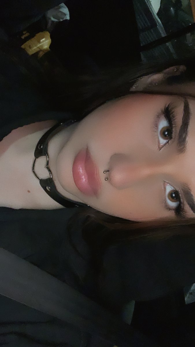 Missy 🧸 on Twitter: "RT @Missy_ts: can you cum in my face?🤤"