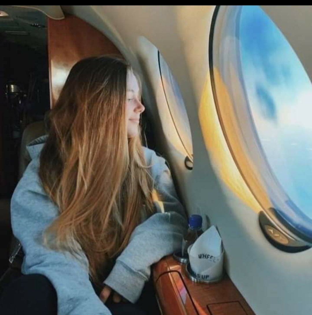 Natalie23310's tweet photo. لم ادون حرف
لولا عيناك تغازل حروفي💙 https://t.co/9SPfA7Jnyj
