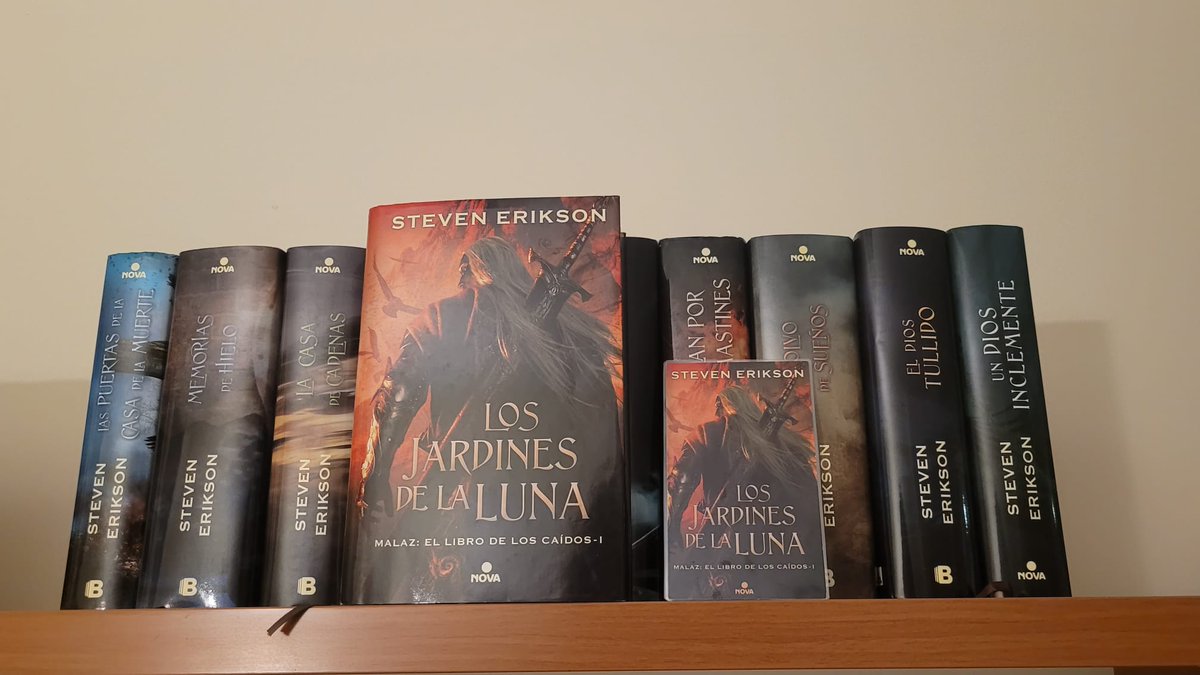 🔥🔥¡Sorteo!🔥🔥

¡Por los 1000 seguidores, sorteo un ejemplar de Los Jardines de la Luna de #Malaz, de <a href="/erikson_steven/">Steven Erikson</a> (<a href="/NovaCiFi/">Nova</a>) con tarjeta coleccionista!

Requisitos, hasta el 25/11 (incluido):

✅Follow
✅RT

Envío a Península.

Y ya está. Fácil, ¿no?

🔥¡Mucha suerte!🔥