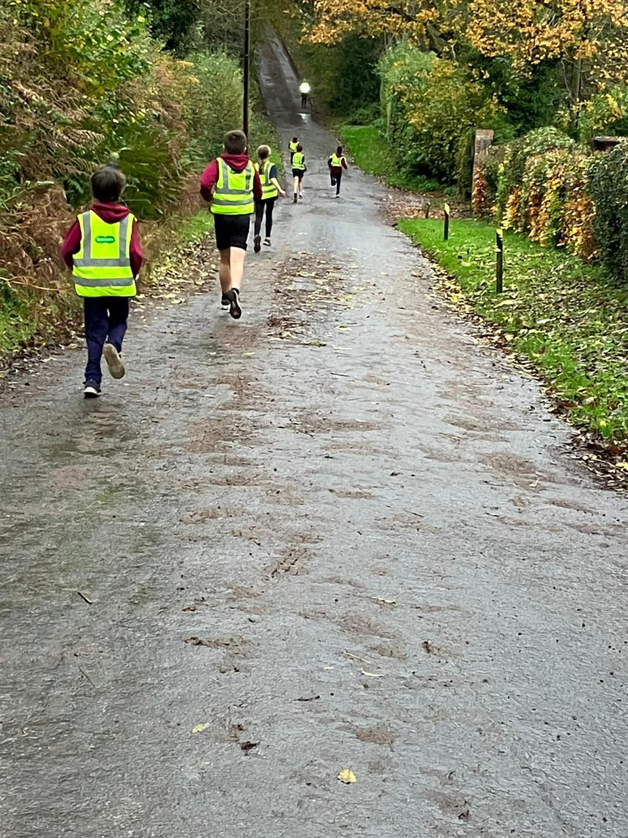 Crockerton4211's tweet photo. Our last Run Club of 2022... what a super bunch of KS2 children who committed fully to this term's club. Later in the school year, we will try to get some more runs in around our lovely local area.  Thank you Mrs Newbery for leading this club. #physicallyactivechildren https://t.co/ZNQjp0MHeO