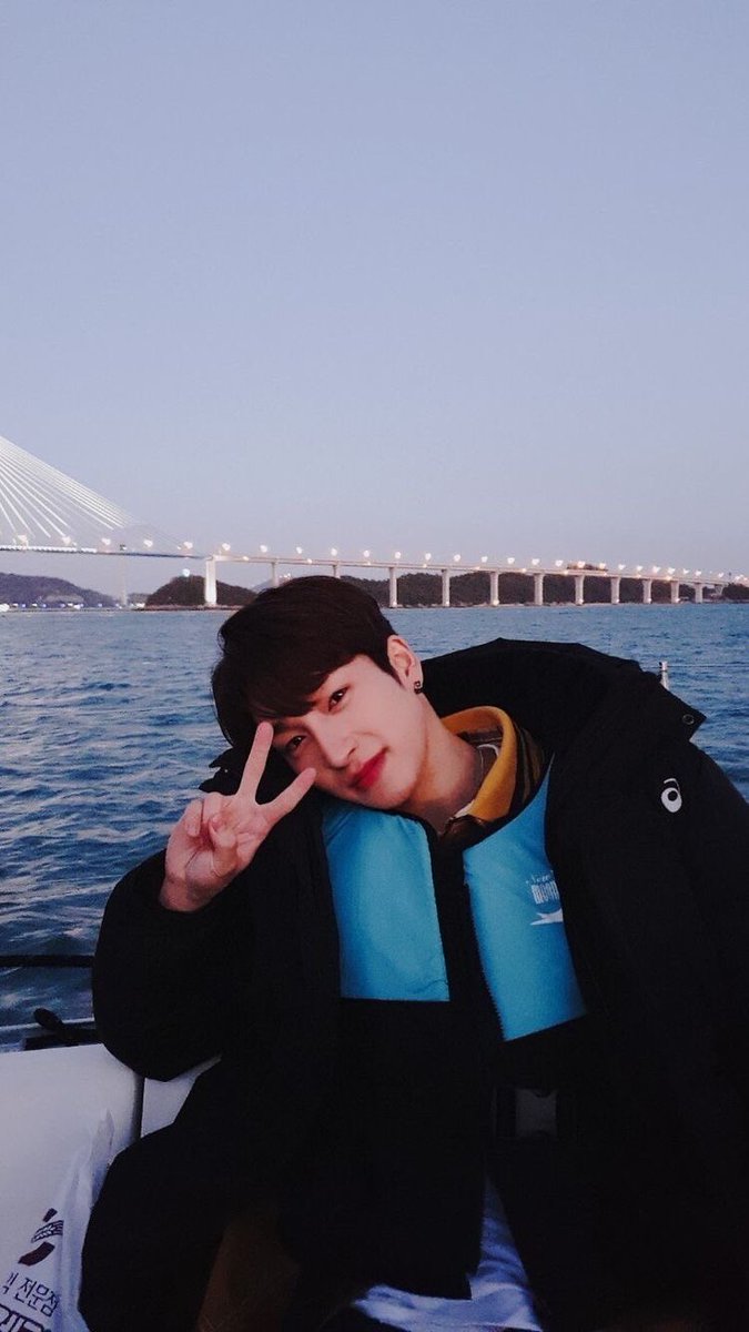 withLSY's tweet image. Last one for the night 😌

#Sangyeon #상연