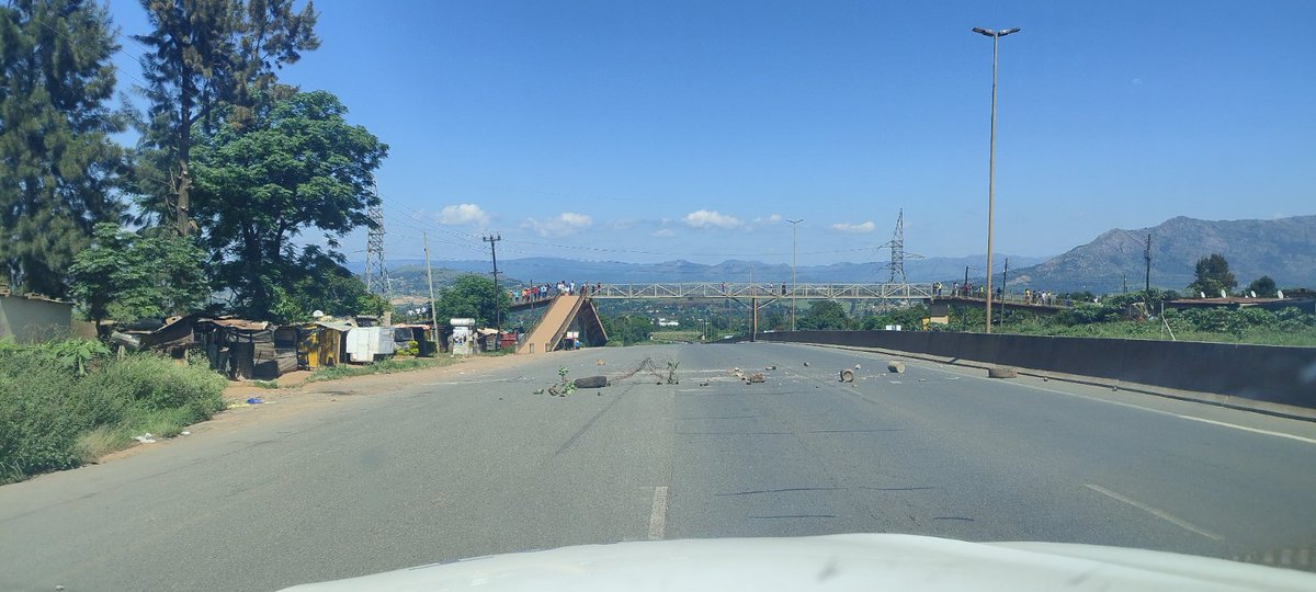 MotsaZakhele's tweet photo. @swazifiction @LifeByDesign19 The situation in Swaziland today.
#FreeMPs
#DemocracyNow https://t.co/S7G4kNq6im