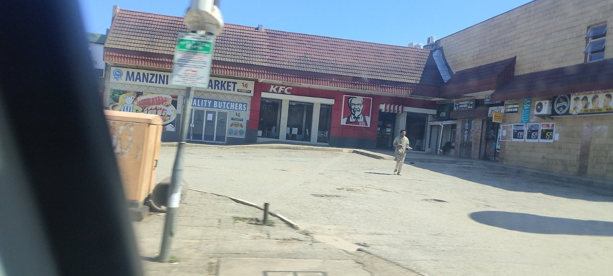 MotsaZakhele's tweet photo. @swazifiction @LifeByDesign19 The situation in Swaziland today.
#FreeMPs
#DemocracyNow https://t.co/S7G4kNq6im
