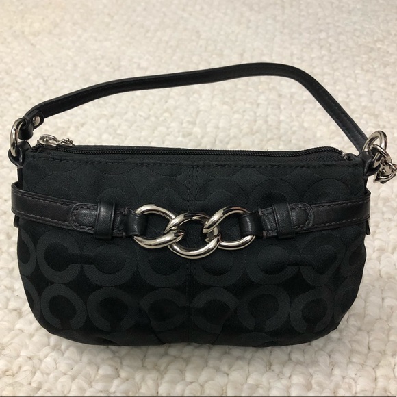 joanna22va's tweet photo. So good I had to share! Check out all the items I'm loving on @Poshmarkapp from @ThriftyHaven #poshmark #fashion #style #shopmycloset #disney #thelimited #coach: https://t.co/UcDZxKZW7t https://t.co/bQyZagG6yQ