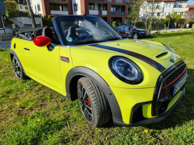 DRIVAR_DE's tweet photo. WARUM DU DIESEN MINI CABRIO JOHN COOPER WORKS MIETEN SOLLTEST
Der neue Mini Cabrio John Cooper Works gilt nicht nur als die legendäre Stilikone, sondern durch neue Design-Highlights eignet er sich optimal für mehr als nur durch die Stadt zu fahren.

https://t.co/iej9PskUuh https://t.co/Ou0vVpjwNz