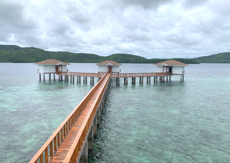 philstarlife's tweet photo. Paradise in #Palawan. 🌅 Check out Sunlight Eco Tourism Island Resort and Spa and know how much it costs to vacation like a celebrity. READ: https://t.co/Z0kZzHIzfh
#SETIR #TravelPH https://t.co/ueEFkqjSBX