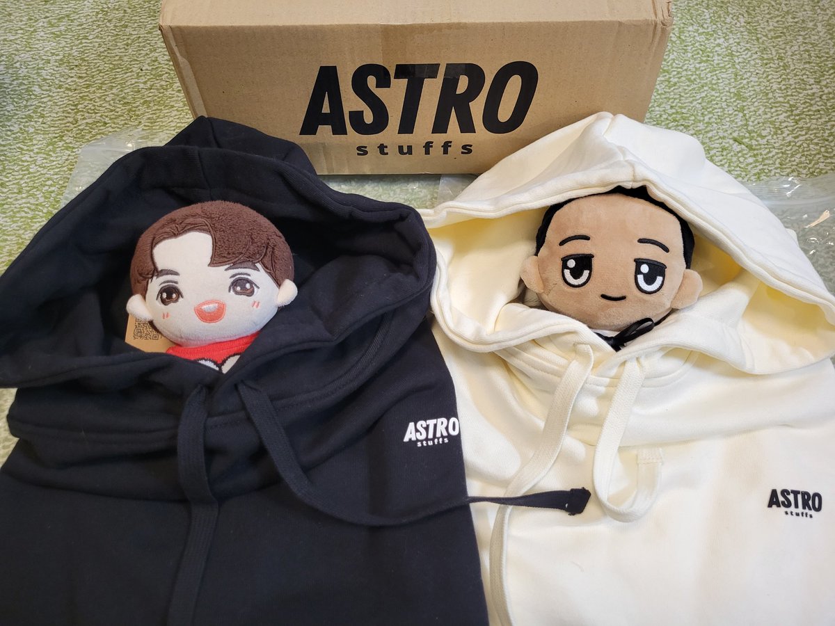 zero_azu's tweet photo. フーディー届いた!!
家でも外でも沢山着て楽しく過ごせる
ぬいちゃんも嬉しそう😊😊
#ASTROStuffsEssentialsFall22
#astrostuffs
#bbrightvc https://t.co/14AX0qH5vL