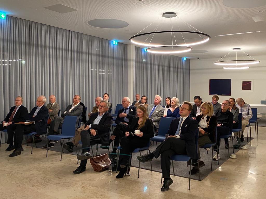 Ludger Siemes tweet media